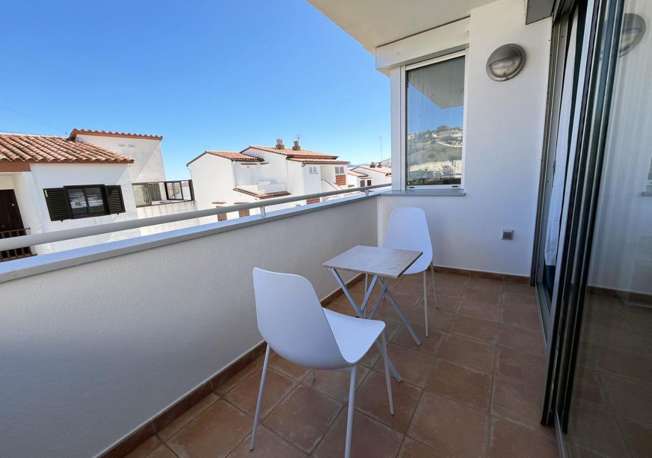 2-Bedroom Brand New Apartment Steps From The Beach Llanca Luaran gambar
