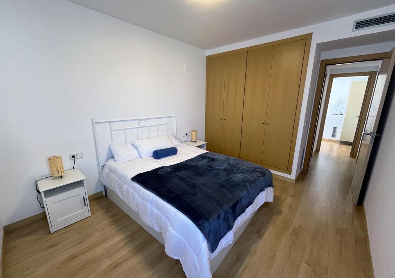 2-Bedroom Brand New Apartment Steps From The Beach Llanca Luaran gambar