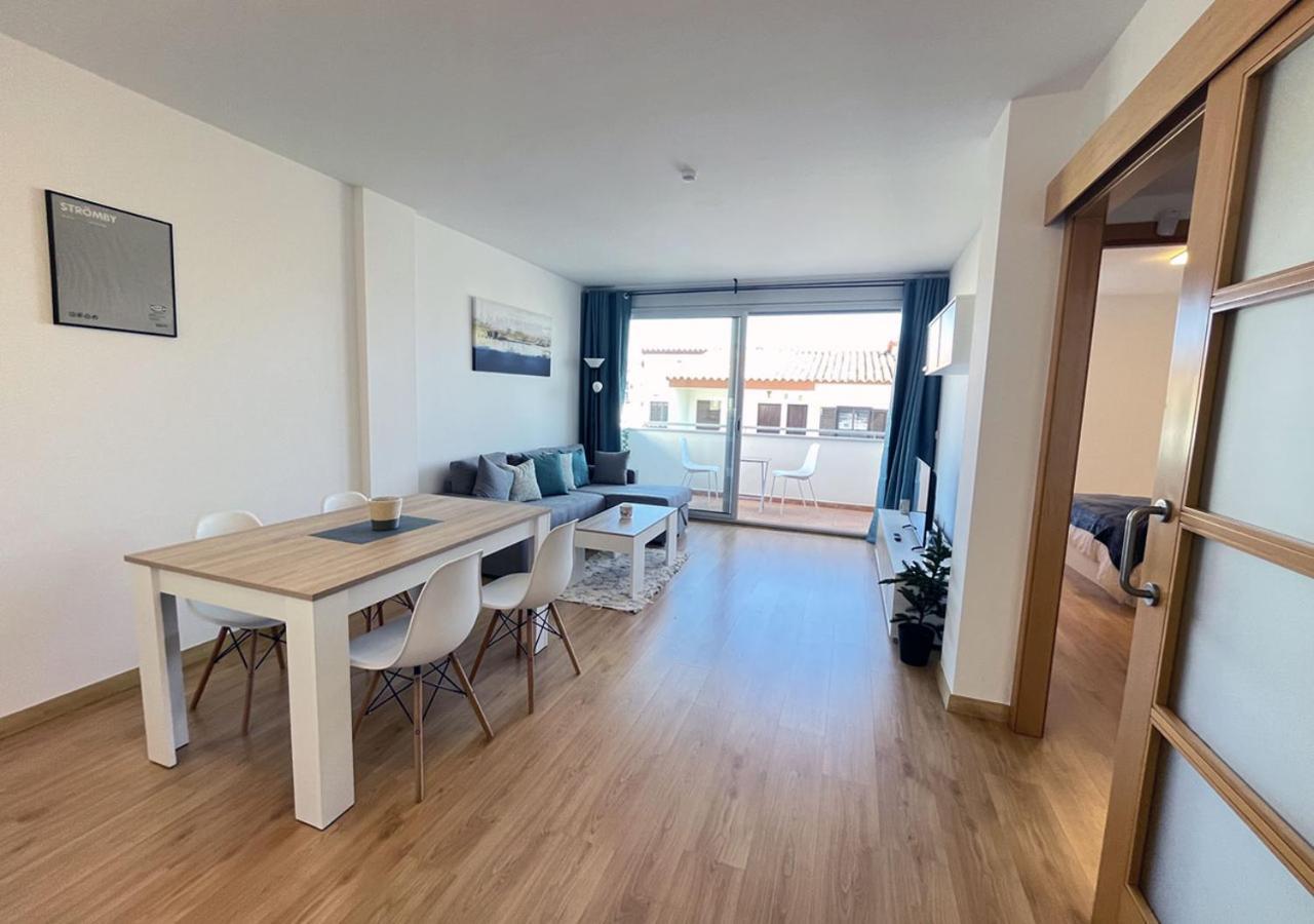 2-Bedroom Brand New Apartment Steps From The Beach Llanca Luaran gambar