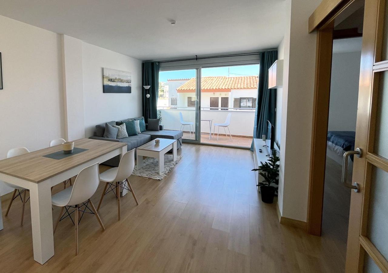 2-Bedroom Brand New Apartment Steps From The Beach Llanca Luaran gambar