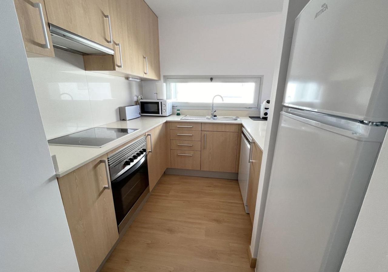 2-Bedroom Brand New Apartment Steps From The Beach Llanca Luaran gambar