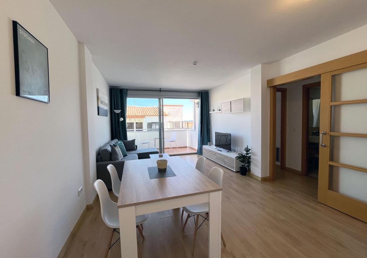 2-Bedroom Brand New Apartment Steps From The Beach Llanca Luaran gambar